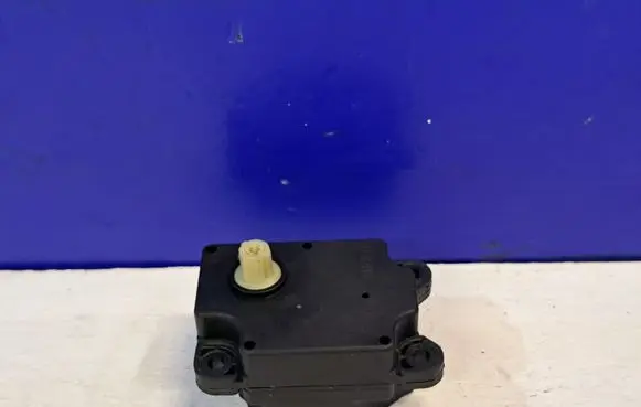 Volvo S60 A/C air flow flap actuator/motor 6G9N19E616BB