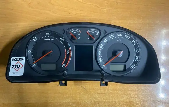 Skoda Superb B5 (3U) Speedometer (instrument cluster) 3U0920841A 110080115007