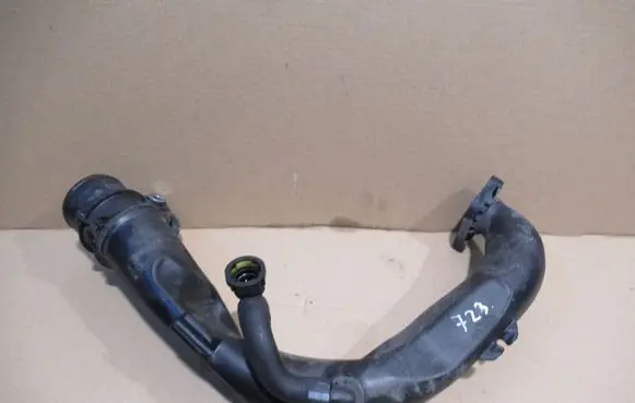 Renault Megane III Air intake hose/pipe 8200845723
