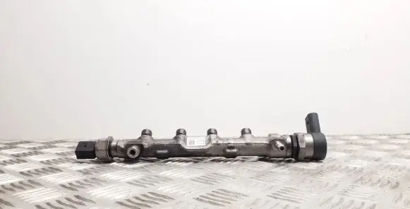 Audi A3 S3 8V Fuel pressure regulator 04L089B 04L906054 057130764AB