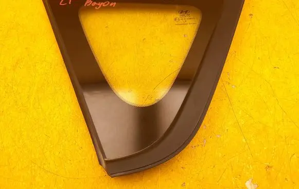 Hyundai Bayon Rear side window S87810-Q0XX0