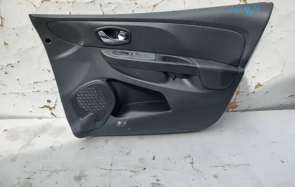 Renault Clio IV Front door card panel trim 809009305R