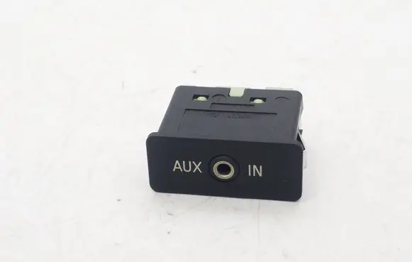 BMW 5 E60 E61 AUX in-socket connector 6986791 61316986791