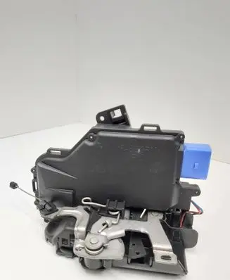 Volkswagen Golf V Front door lock