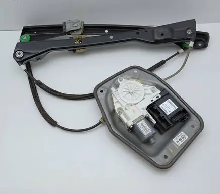 Volkswagen Golf Plus Front door window regulator with motor 1K3837461B 5M1837401G