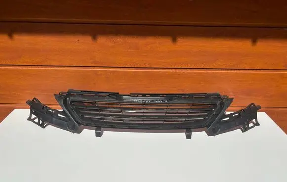 Peugeot 308 Front bumper upper radiator grill AA36127066