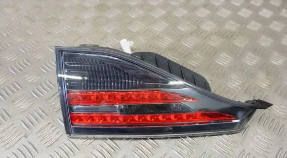 Lexus CT 200H Tailgate rear/tail lights 8159176010