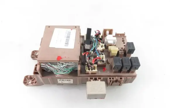 Toyota Corolla E120 E130 Central body control module 2323000231 8264113040 8198050030