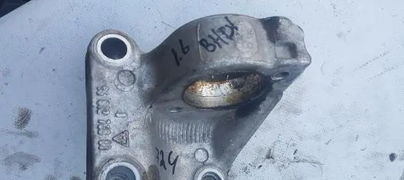 Citroen C4 II Driveshaft support bearing bracket 9680276880