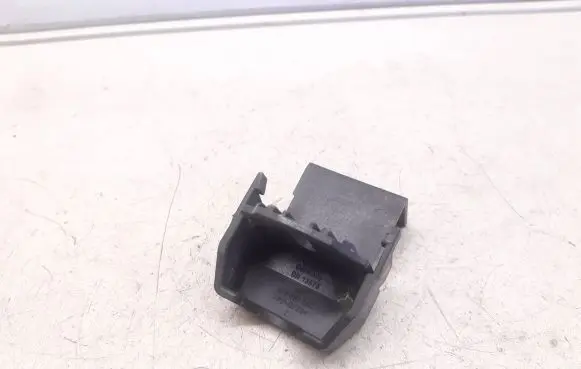 Audi A6 S6 C6 4F Front bumper mounting bracket 4F0807255
