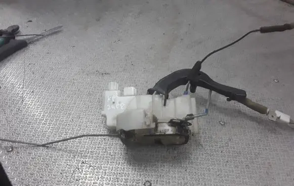 Honda Accord Front door lock 29644817
