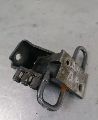 Audi A3 S3 8P Front door lower hinge 8E0831411E