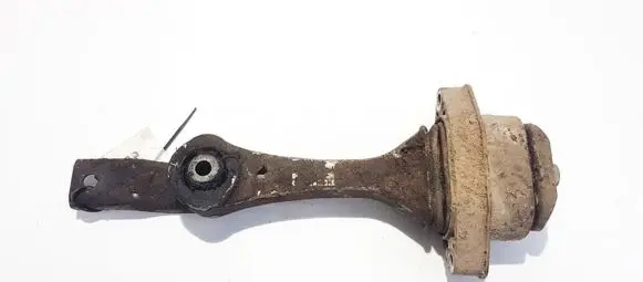 Skoda Octavia Mk1 (1U) Engine mount bracket