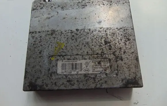 Renault Scenic I Engine control unit/module S105654003F