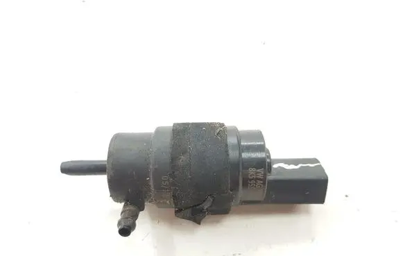 Audi A7 S7 4G Windscreen/windshield washer pump 8K5955647