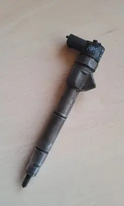Hyundai ix35 Fuel injector 0445110411