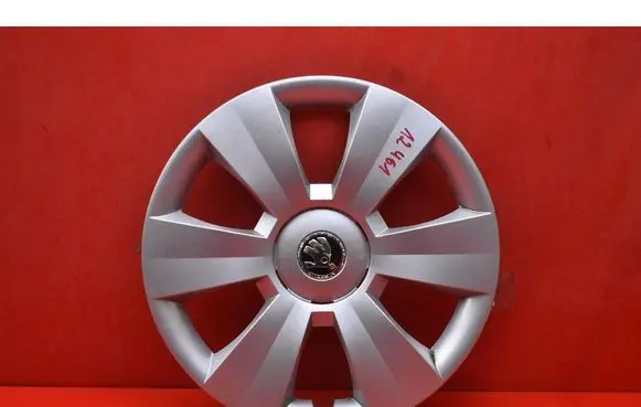 Skoda Rapid (NH) R17 wheel hub/cap/trim 6V0601147C