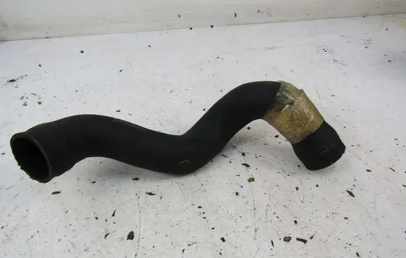 Volkswagen PASSAT B5 Air intake hose/pipe 058145856D