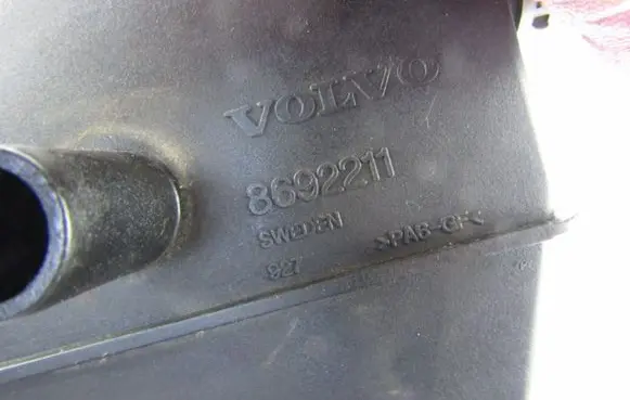 Volvo S60 Breather/breather pipe/hose 8692211