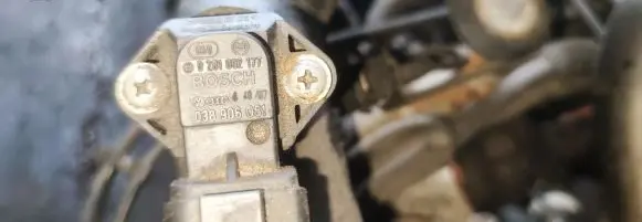 Audi A4 S4 B5 8D Air pressure sensor 0281002177 038906051