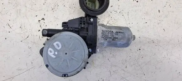 Toyota Auris 150 Front door window regulator motor 857100D100
