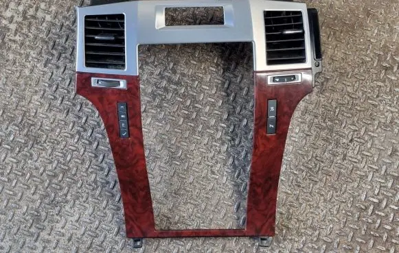 Radio/GPS head unit trim