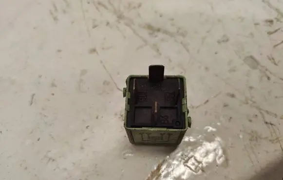 BMW 5 E60 E61 Other relay V23134k59x222 6136 8366600