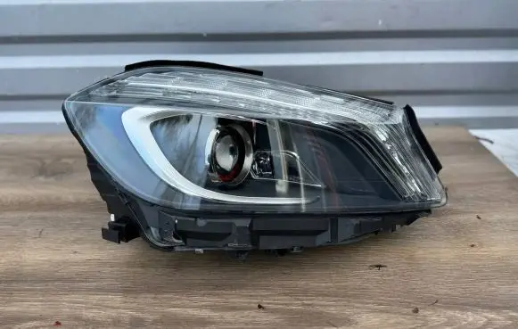 Mercedes-Benz A W176 Headlight/headlamp A1768205161