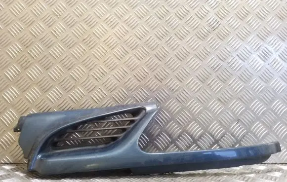 Renault Megane I Front bumper upper radiator grill
