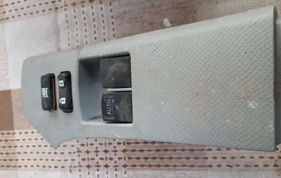 Toyota Yaris Central locking switch button 