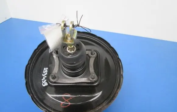 Mitsubishi Lancer Brake booster