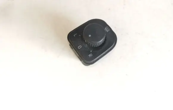 Volkswagen PASSAT B6 Wing mirror switch 1K0959565F