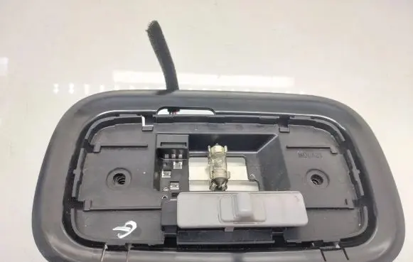 KIA Rio Rear seat light