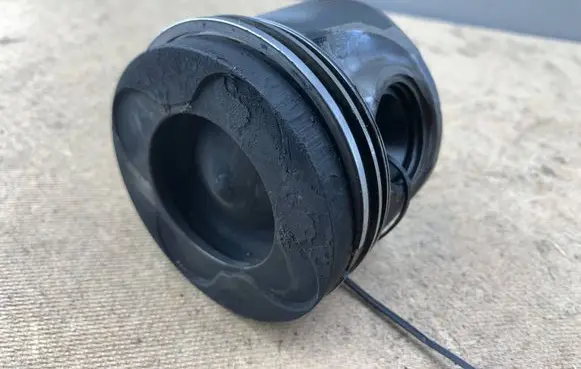 BMW 5 E60 E61 Piston 11257792745 7792745