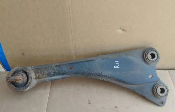 Toyota Avensis T270 Rear upper control arm/wishbone