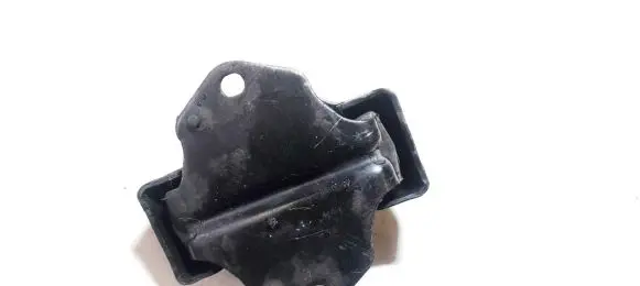 Mitsubishi Pajero Engine mount bracket