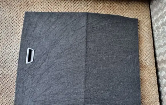 Trunk/boot floor carpet liner