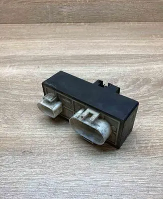 Volkswagen Golf IV Coolant fan relay 1J0919506H 898884000