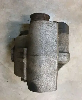 Volkswagen Golf II Supercharger 037145467B