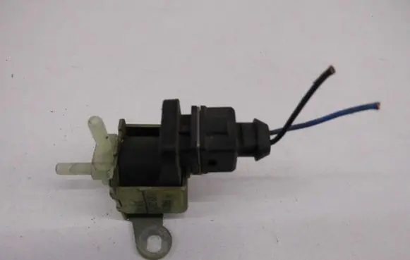 Mercedes-Benz Vito Viano W638 Valve vacuum 