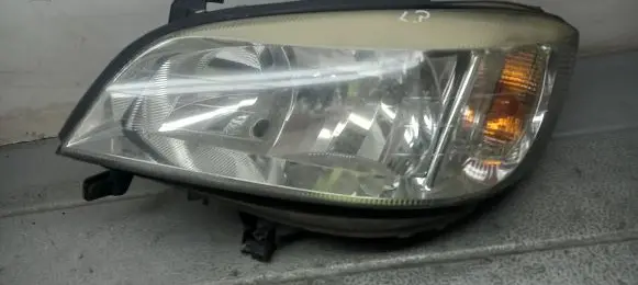 Opel Zafira A Front reflector 