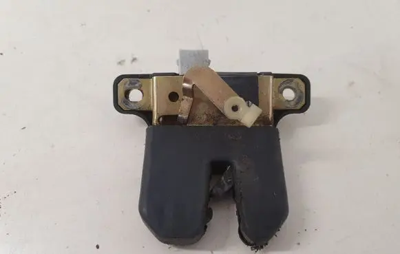 Seat Toledo II (1M) Tailgate/trunk/boot lock/catch/latch 8D5827505D