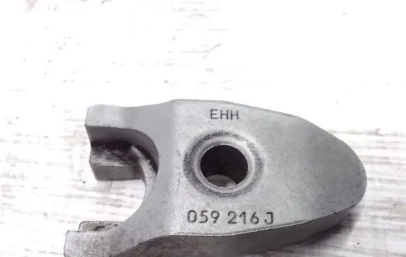 Volkswagen Touareg II Fuel Injector clamp holder 059216J