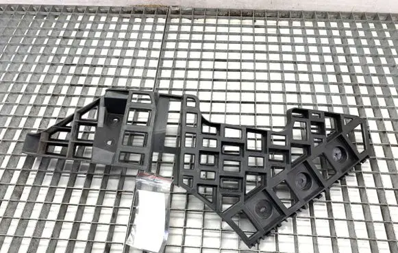 MG HS Rear bumper mounting bracket 10952587
