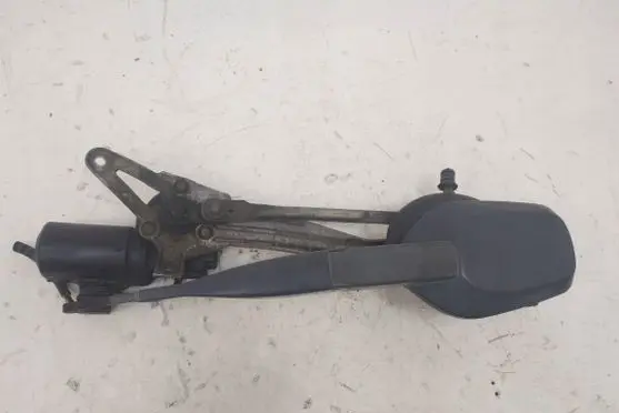 Mercedes-Benz 190 W201 Front wiper linkage and motor 0390241408