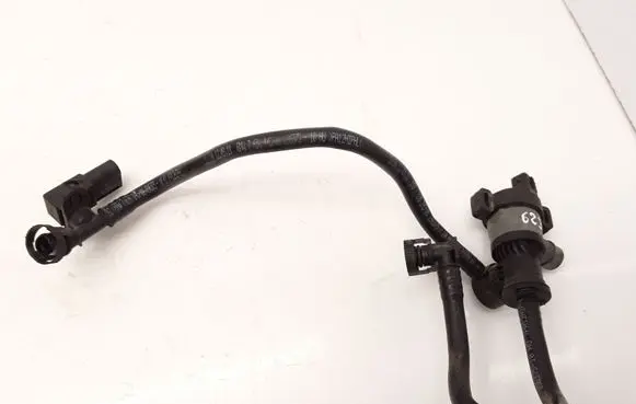 BMW 5 F10 F11 Breather hose/pipe 7636145