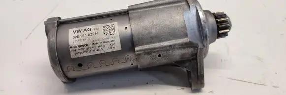 Audi Q3 F3 Starter motor 02E911022H