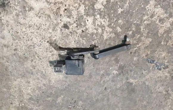 BMW 5 E39 Headlight level adjustment motor 1093698