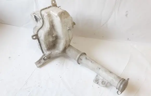 Mazda CX-7 Windshield washer fluid reservoir/tank L20667480