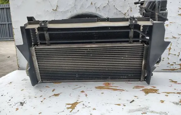 Mercedes-Benz Sprinter W901 W902 W903 W904 Coolant radiator 9015003500